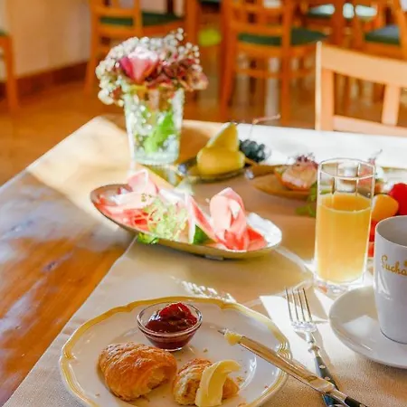 Hotel Kollektur 3*